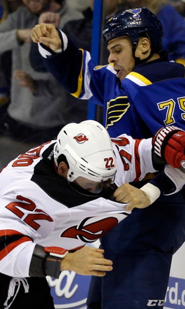 Berglund scores twice in Blues' 5-2 win over Devils